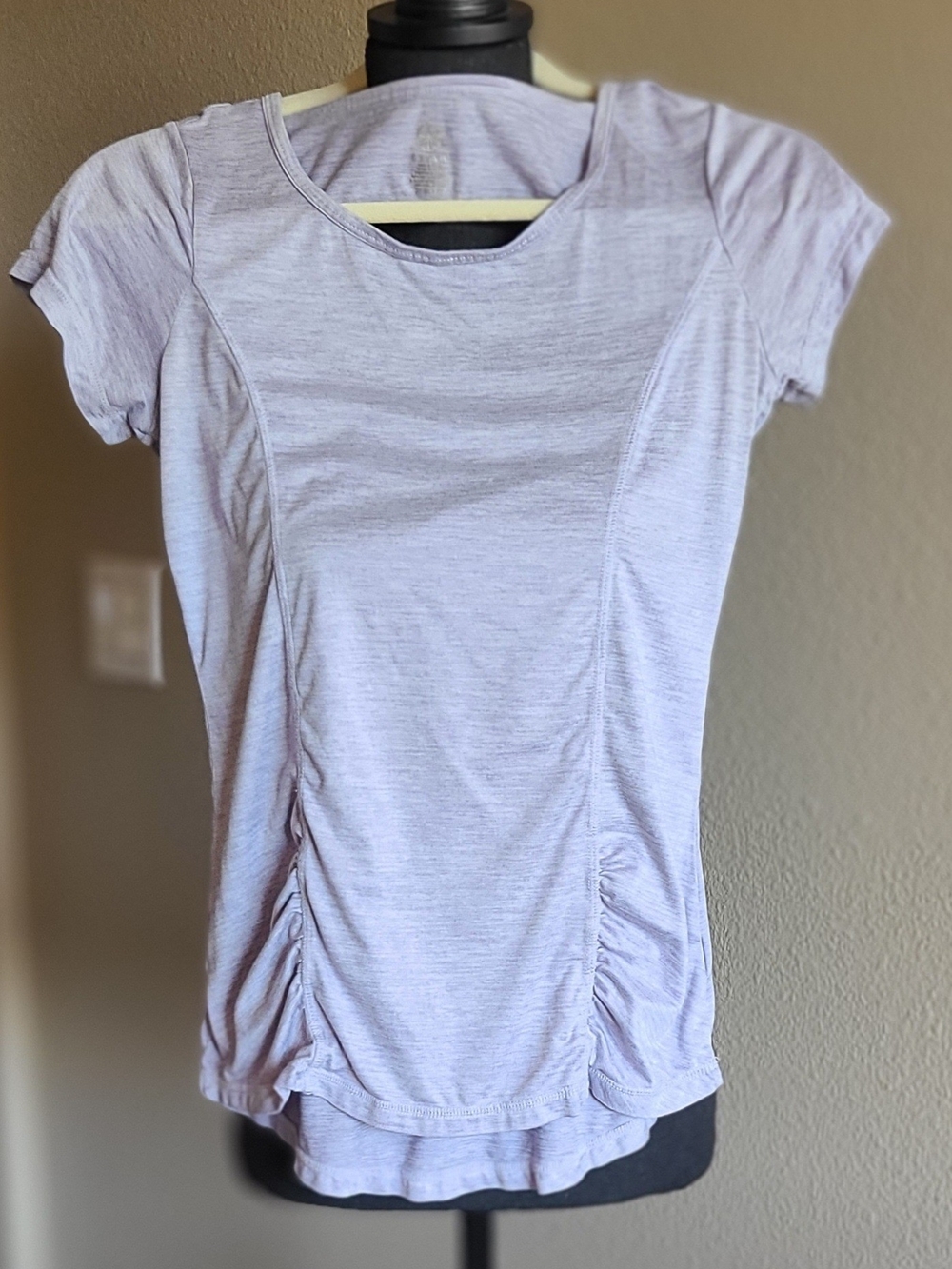 GAIAM Light Lavender Short Sleeve Ruched Tee